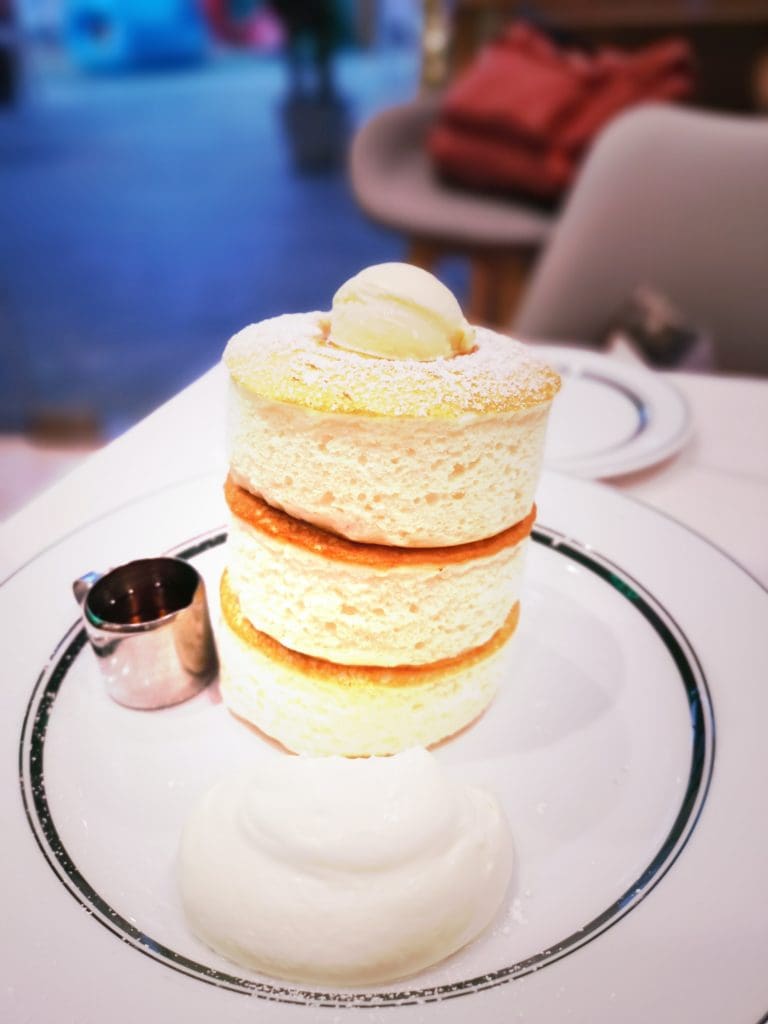 souffle pancakes syrup